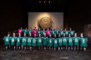 Seleccionados mexicanos visten el uniforme verde, el cual usarán en el duelo de inauguración vs Sudáfrica el 11 de junio.