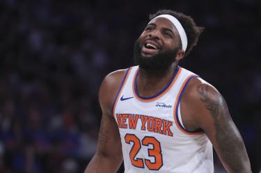 Mitchell Robinson intenta recuperarse a tiempo para reforzar a los Knicks en el inicio de las Finales de la NBA ante los Spurs.