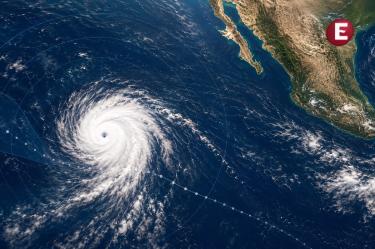 Vista satelital de la tormenta tropical Amanda en el Océano Pacífico, ubicada lejos de Baja California Sur