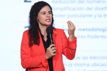 Luisa María Alcalde en la mañanera de Sheinbaum