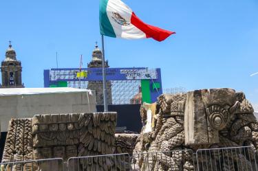 CIUDAD DE MÉXICO 2026.- El escenario del Fan Fest Mundial 2026, en la plaza de la Constitución se encuentra listo ya que en prácticamente dos semanas inicia la justa deportiva más importante de fútbol. FOTO: VICTORIA VALTIERRA/ CUARTOSCURO.COM