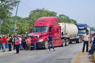 Este jueves, maestros de la CNTE bloquearon, por seis horas, los cuatro accesos y salidas de Tuxtla Gutiérrez, en Chiapas
