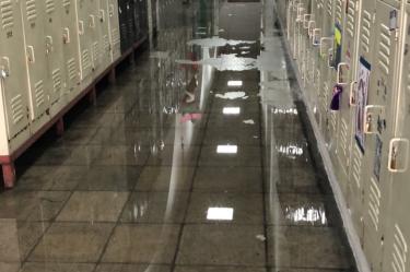 Alumnos de la Escuela Nacional de Pintura, Escultura y Grabado La Esmeralda reportaron inundaciones en esa academia.