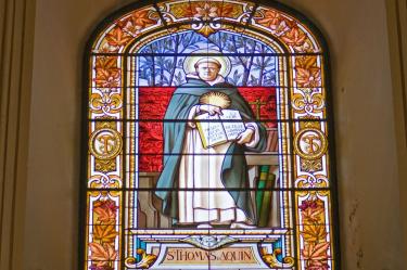 ¿Quién es Santo Tomás de Aquino y qué se le pide?