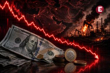 Dólares, monedas mexicanas y gráfica financiera descendente ante tensión petrolera en Medio Oriente.