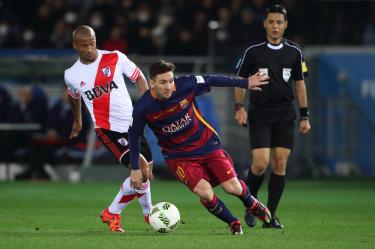 Messi y Barcelona vencieron 3-0 a River Plate en la final del Mundial de Clubes de 2015, el último antecedente entre ambos clubes.