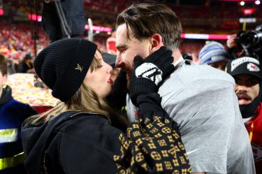 Taylor Swift y Travis Kelce contraerán matrimonio en Nueva York.