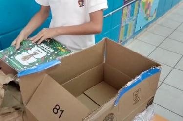 Mateo, un niño de Culiacán, diseñó su propio álbum del Mundial con hojas de cuaderno. Tras hacerse viral en Imagen Televisión, recibió el álbum oficial y estampas de regalo.