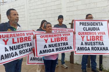 En las movilizaciones participan el esposo de doña Rubí, los hijos de Roxana, hermanos y el subdirector del portal noticioso que encabeza la víctima.