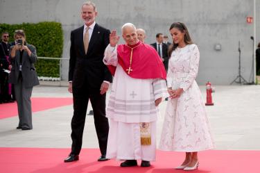 El rey Felipe VI de España, el papa León XIV y la reina Letizia.
