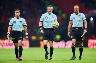 El árbitro mexicano, Fernando Hernández, arbitrará el España vs Perú