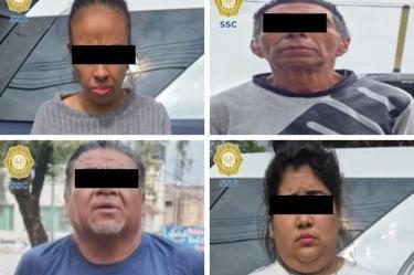 Los dos hombres y las dos mujeres se dieron a la fuga a bordo de un vehículo con la cromática rosa con blanco