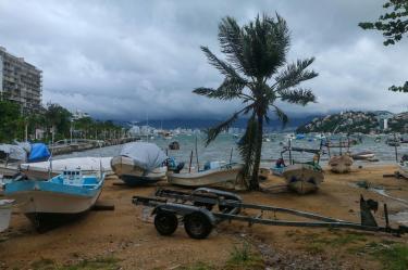 Guerrero enfrenta este domingo una situación de alto riesgo tras la formación de la Depresión Tropical Dos-E