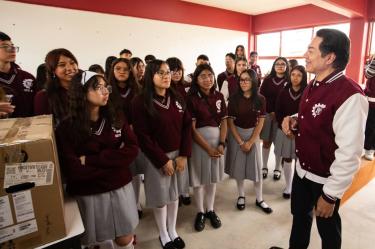 El titular de la SEP, Mario Delgado, señaló que la iniciativa tiene como fin garantizar el derecho a la educación y la permanencia de los estudiantes en las escuelas.
