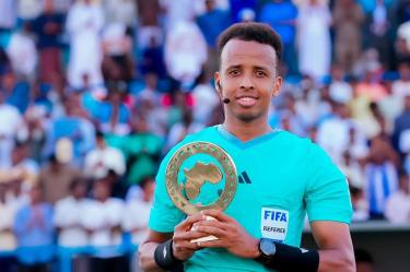 Estados Unidos niega visa a árbitro somalí Omar Abdulkadir Artan