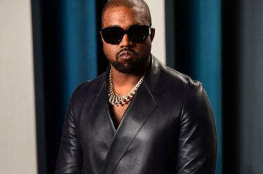 Kanye West estuvo al borde de la muerte tras un grave accidente automovilístico en 2002.