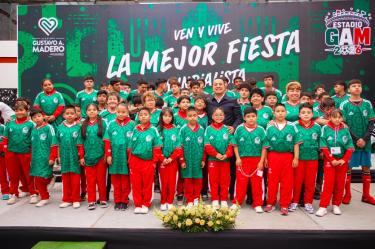 Janecarlo convierte a la GAM en sede de la fiesta mundialista de la capital