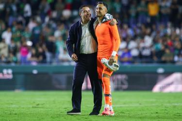 Keylor Navas manda emotivo mensaje a Efraín Juárez tras su salida de Pumas