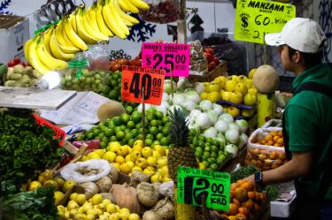 En términos mensuales, los precios registraron una caída de 0.21%