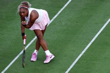 Serena Williams ganó su primer partido de dobles en su regreso al tenis profesional