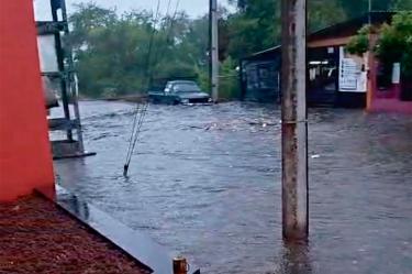 Inundaciones en Colima por el paso de Boris