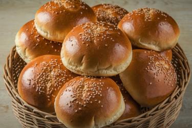 Receta de pan de hamburguesa, ¡Fácil, rendidor y delicioso!