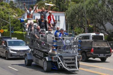 Los miembros de Jackass reaparecieron para promocionar su película.
