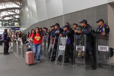 AICM restringe acceso ante posible manifestación de la CNTE