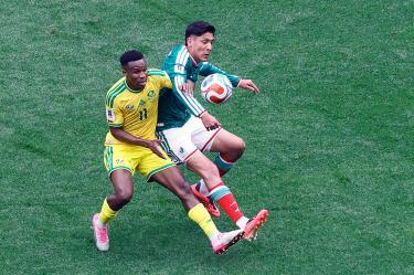 Themba Zwane fue el segundo expulsado del equipo sudafricano durante la inauguración del Mundial de 2026.