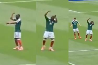 Julián Quiñones anotó y celebró como Tshabalala lo hizo frente a México en el Mundial de 2010.