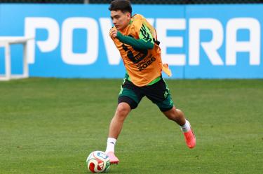 Gilberto Mora debutó el jueves en un Mundial de futbol con México; se convirtió en el quinto más joven en disputar un partido de la justa mundialista.