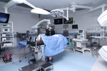 Junto con el quirófano híbrido, el hospital contará con un robot, que permitirá realizar cirugías de precisión