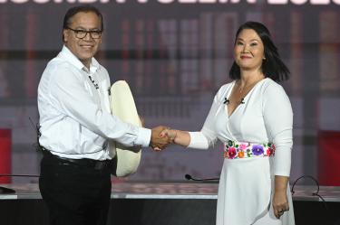 Keiko Fujimori mantiene una ventaja mínima con más del 98% de las actas contabilizadas.