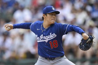 A Yoshinobu Yamamoto se le escapó el juego perfecto ante Chicago White Sox en la octava entrada, y el sin hit en la novena.