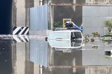 La lluvia con granizo también provocó inundaciones en los municipios de Cuautitlán Izcalli, Tultitlán y Coacalco