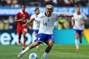 Diego Luna quiere jugar con México tras quedar fuera del Mundial