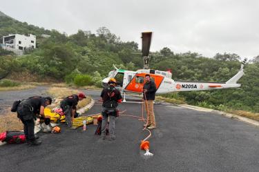 Una pareja perdió la vida cuando la cuatrimoto en la que viajaban se desbarrancó unos 100 metros en Montemorelos, Nuevo León.