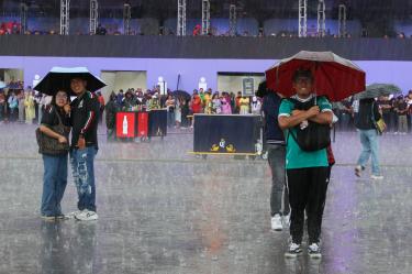 Aficionados deberán llevar impermeable: se prevén lluvias, descargas eléctricas y posible granizo durante el horario del encuentro.