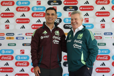 Rafael Márquez y Javier Aguirre en su presentación.