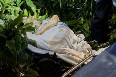 Vecinos rescataron a un adulto mayor con cáncer abandonado en un parque de Palmira, Colombia; autoridades investigan el caso.
