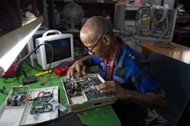Luis Alexis Duncan, especialista en electromedicina