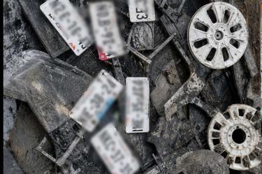 Placas desprendidas en encharcamientos tras lluvias