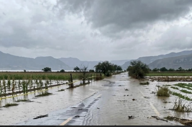 Protección Civil de Eloxochitlán ordenó el cierre preventivo del tramo Ilde-Cerrito de Tlacotepec debido al incremento en el nivel de la laguna.