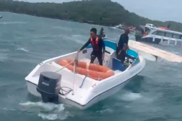 Quince turistas indios murieron tras volcarse una lancha en Vietnam; 21 sobrevivientes fueron rescatados cerca de la isla Hon May Rut.
