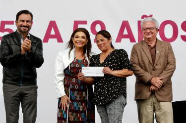 Brugada dijo que su gobierno busca devolverlos a la población mediante obras, servicios y apoyos sociales.