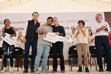 La mandataria federal destacó que en su gobierno se van a construir un millón 800 mil viviendas