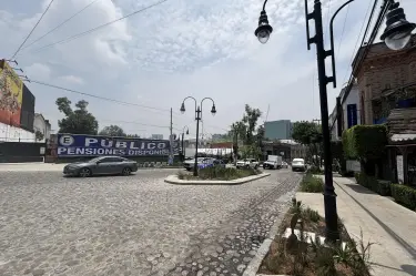 Avenida de la Paz recibió trabajos de rehabilitación de su empedrado que está protegido por su valor patrimonial.