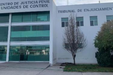 La expresidenta municipal de Nazas, Diana Berenice González Torres, fue sentenciada a poco más de un año de prisión por un por pago ilegal de recursos