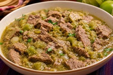Prepara un tradicional entomatado de res, con la sazón de las abuelas