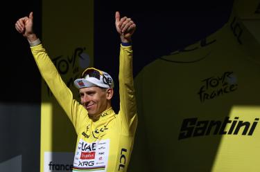 Tadej Pogacar tuvo una jornada histórica con su tercera victoria de etapa en 14 de julio, Día Nacional de Francia.